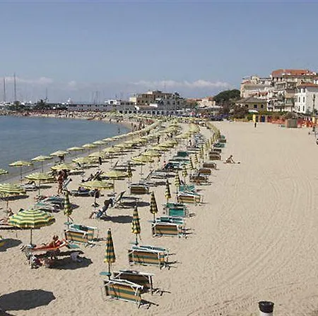 Marinella Ξενοδοχείο 3*